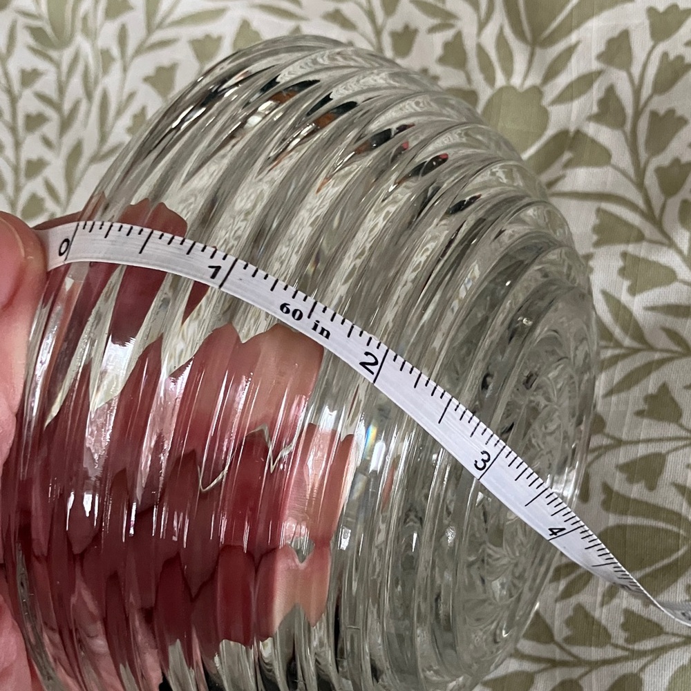 Set of Clear Glass Bowls Ribbed Design - Picture 8 of 8